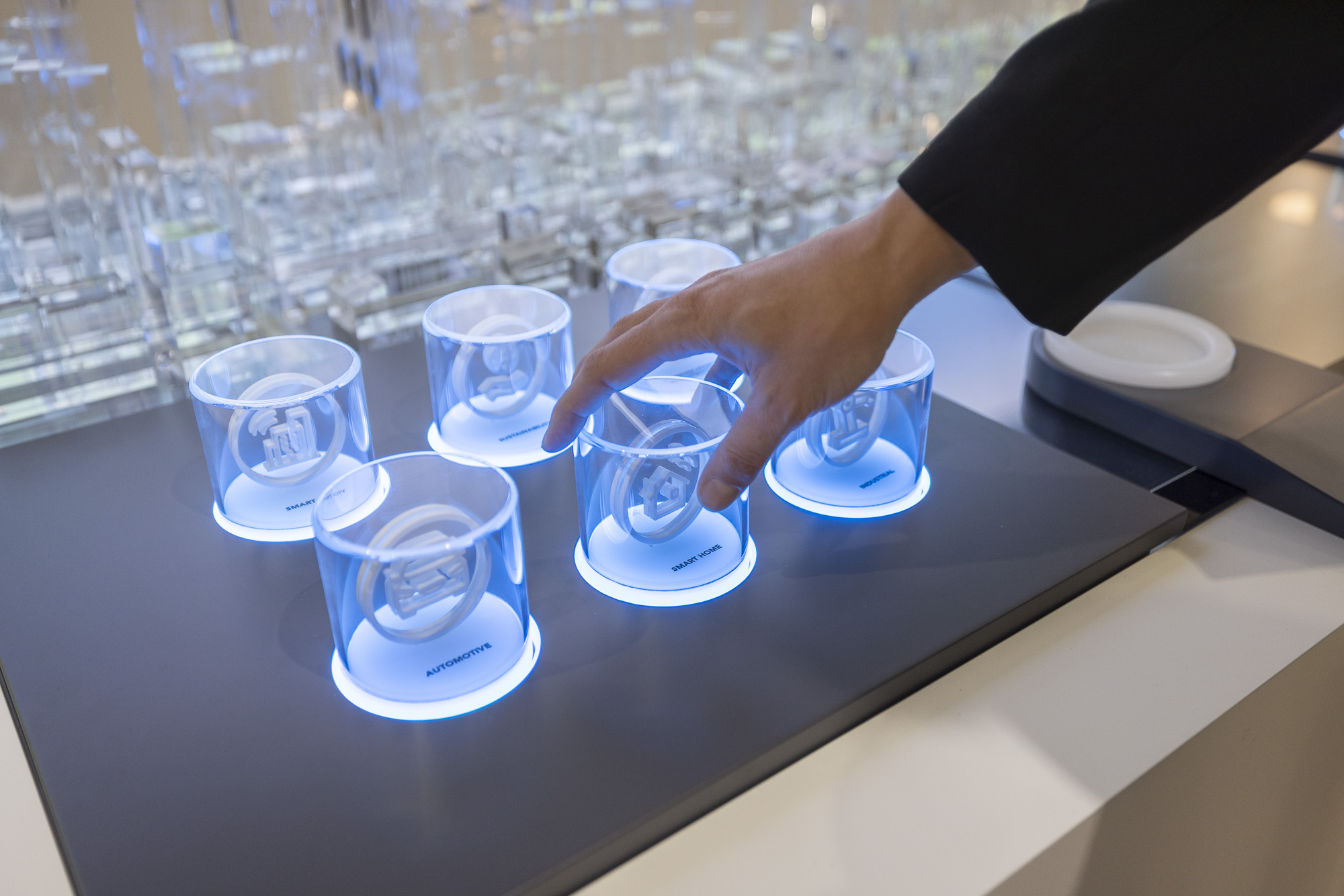 NXP | SHOWROOM EXHIBIT